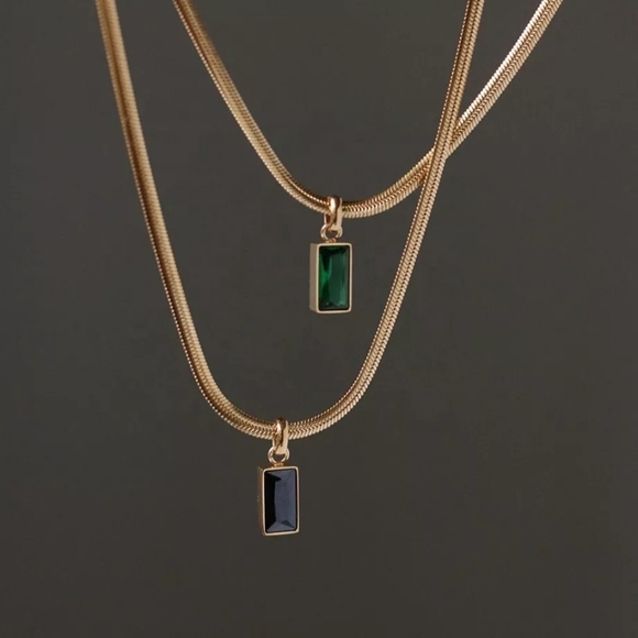 Black Rectangular Stone Necklace - Picture 3 of 4